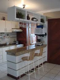 Confira Fotos E Modelos De Lindas Cozinhas Americanas Com Bancada A Cozinha Americana Traz Mais Kitchen Remodel Small Kitchen Design Small Kitchen Bar Design