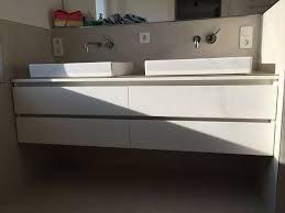 Waschtisch Unterschrank Mit Griffmulden Mit Glas Aufsatzplatte Und Zwei Keramag Waschbecken In Die N Badezimmer Unterschrank Waschbecken Badezimmer Waschbecken