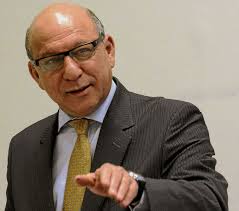 Trevor Manuel: land issue makes SA a tough sell for Ramaphosa's investment  envoys