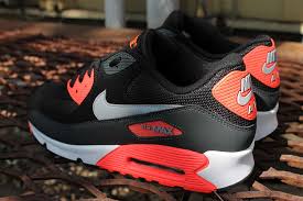 Nike Air Max 90 Essential Anthracite Atomic Red Eu Kicks Sneaker Magazine Nike Air Max Nike Free Shoes Nike Air Max 90