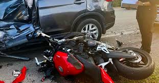 Maklumlah, accident ini bukan perkara rutin yang berlaku setiap hari dalam hidup kita kan? Penunggang Ducati Panigale Maut Rempuh Honda Cr V Buat Pusingan U