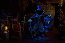 Behind The Scenes Hatbox Ghost Reappears In Haunted Mansion At Disneyland Park