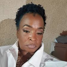 Desiree Carter (@theecuttcreataa) • Instagram photos and videos