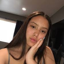 Alexia Robles's Instagram, Twitter & Facebook