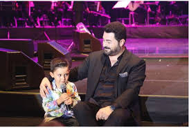 2000'de ilk çalışması senden sonra ben albümünü çıkarmıştır. Serkan Kaya Oglu Ile Duet Yapti Magazinmatik Com