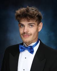 Elia Vasquez's Instagram, Twitter & Facebook