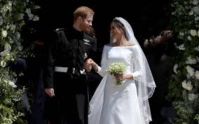 When images first started to emerge of markle and her mother, doria ragland, in the car on. Meghan Markle Blames Royal Dresser For Wedding Tiara Queen Elizabeth Bust Up