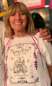 Yes, in addition to thousands of young people, seniors love the wonderful  talent of Taylor Swift.