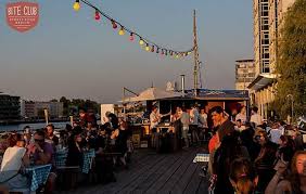 Hoppetosse I Eichenstrasse 4 Berlin I Schiff Anleger Bar Club Partyschiff Reisen Stadte Reise