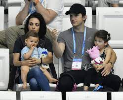 Then came their son, dimitri portwood, in november 2016. Mila Kunis Ashton Kutcher Ein Bodenstandiges Paar Gala De