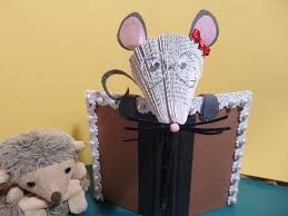 ╩ buch falten youtube diy buch falten mit der schneidetechnik book folding eigene vorlage benutzen geschenkidee ~ in diesem video zeig. Petite Souris Qui Lit Pliage De Livre Youtube Buch Faltmuster Bucherskulptur Bucher Falten Anleitung