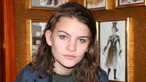 - Pappa har ikke åpnet dører for meg