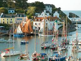 Fete Sauzon Jpg 900 678 Belle Ile En Mer Bretagne Village Prefere Des Francais