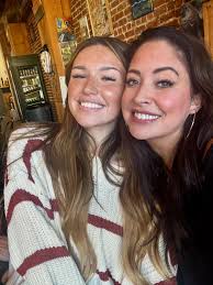 Lisa Weir (@lisa_weirdo_) • Threads, Say more