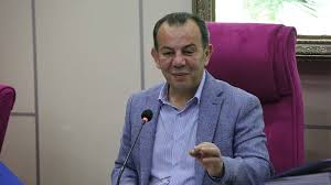 Emekli vekile zam önergesi chp grup başkanvekili akif hamzaçebi ile bolu milletvekili tanju özcan'ı karşı karşıya getirdi. Bolu Belediye Baskani Tanju Ozcan Dan Yanlis Basilan Imsakiyeler Icin Ozur Aciklamasi