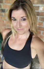 Carrie Fordham's Instagram, Twitter & Facebook