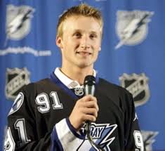 Steven stamkos contract, cap hit, salary cap, lifetime earnings, aav, advanced stats and nhl transaction history. Tampa Bay Lightning Sign First Pick Steven Stamkos To Three Year Deal The Hockey News On Sports Illustrated