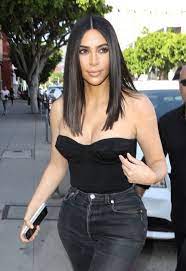 Pin By Stella Govender On Kim Kardashian Kim Kardashian Short Hair One Length Haircuts Hair Styles