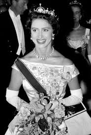 Princess margaret was also a devoted mother. Prinzessin Margaret Damit Verargerte Sie Elizabeth Taylor Prinzessin Margaret Prinzessin Prinzessin Mode