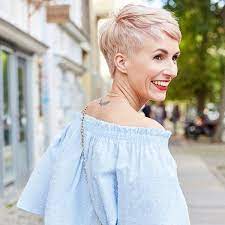 Kurze Frisuren Sommer Trend Kurzhaarschnitt Neueste Kurzhaar Frisuren Fur Frauen 2019 Uber Frauen Kurzhaarfrisuren Kurzhaarschnitt Pixie Frisur