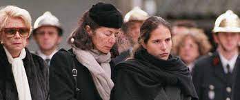 Anne pingeot was a teenager from a catholic family when she met her father's golf partner françois mitterrand, then in his 40s. Anne Pingeot Pourquoi Elle Sort De L Ombre Gala
