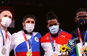 Abraham de jesús conyedo ruano, gareggia nella categoria 97 kg., è nato nel 1993 a cuba, ma ha ottenuto la cittadinanza italiana per meriti sportivi nel dicembre 2019, un anno dopo. Um5vuxdab4d Cm