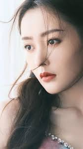 Can't hide the cool Zhang Tian'ai, hidden among the green mountains, is it  a peach blossom garden?