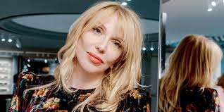Courtney love has demanded a bouquet of flowers from olivia rodrigo after accusing the drivers license singer of ripping off one of hole's album covers. Courtney Love Reacts To Miley Cyrus Hole Cover Paper
