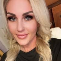 Amber Pettersen's Instagram, Twitter & Facebook