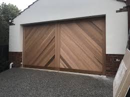 We cover all areas of buckinghamshire and have supplied spare parts for henderson garage. Cedar Garage Doors St Albans Leighton Buzzard Amersham Garage Door Workshop Ltd