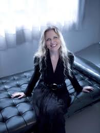 Tierney sutton (born june 28, 1963) is an american jazz singer. An Interview With Tierney Sutton 91 5 Kios Fm