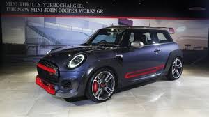 Kereta mini cooper ini kemudiaannya diberi nafas baru oleh bmw, yang membeli syarikat kereta england itu sejak tahun 1994. Ada Mini Cooper Tabrak Gedung Kejagung Ini Ragam Produknya Di Indonesia