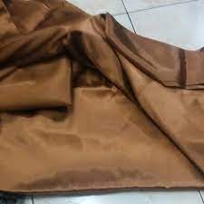 Saat ini perkembangan dunia desain interior, membuat banyak rumah menggunakan. Kain Satin Gold Tua Fesyen Wanita Pakaian Wanita Di Carousell