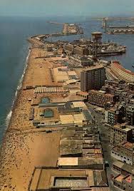 Barceloneta 1960 You Can See In This Photograph The Baths Of San Sebastian Already Missing Barcelona Cat Fotos De Barcelona Barcelona Ciudad Barcelona Espana