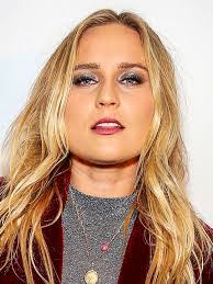 Isabella Rankin's Instagram, Twitter & Facebook