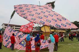 Majlis ini dihadiri oleh pelajar, guru dan wakil persatuan ibu pelbagai program juga turut diatur oleh pihak sekolah untuk menjayakan sambutan bulan kemerdekaan di peringkat sekolah. Wau 100 Kg Meriahkan Bulan Kemerdekaan