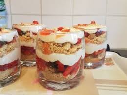 Verrines A La Fraise Et Aux Palets Bretons Recette Palet Breton Desserts Aux Fruits Recette Verrine