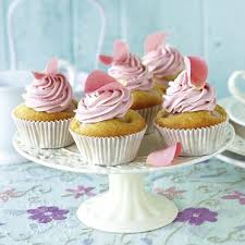 Rosen Litschi Cupcakes Rezept Kuchengotter Dessert Ideen Cupcakes Cupcake Rezepte Einfach