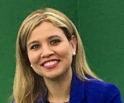 Jennifer Arends's Instagram, Twitter & Facebook