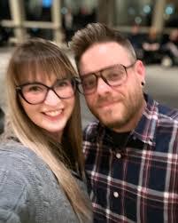 Julie Lazor's Instagram, Twitter & Facebook