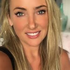 Melissa Nunes's Instagram, Twitter & Facebook