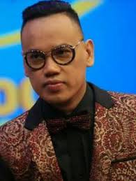 Modal nekat, uya kuya terima tawaran job sulap pertama meski cuma tahu 4 trik. Profil Uya Kuya Viva