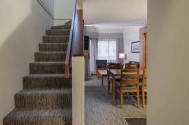 • whistler visitor centre (0.2 mi/0.3 km away) • whistler mountain (3.7 mi/6 km away) • whistler sliding centre (0.7 mi/1. Whistler Village Inn And Suites Whistler British Columbia Ca Reservations Com