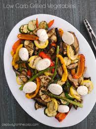 While everyone's daily carb goal differs a bit, upton recommends, as a general rule of thumb, looking for slices with a maximum of 10 grams of carbs and 0.5 grams of sugar. Low Carb Grilled Vegetables With Sliced Mozzarella Perfect For The Summer Lowcarb Lowcarbgrilling G Grilled Vegetables Low Carb Side Dishes Low Carb Sides