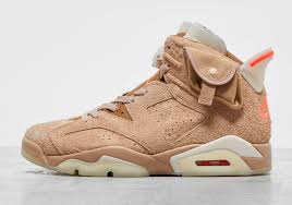 Die sohle sowie zunge wurde mit einem glow in the dark material versehen. Jordan 6 Travis Scott British Khaki Dh0690 200 Photos Sneakernews Com