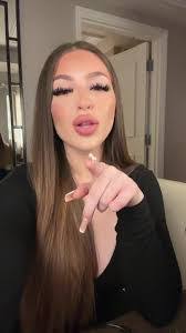 Isabelle Sutherland's Instagram, Twitter & Facebook