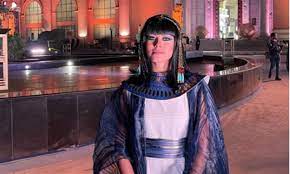 بعد أكثر من شهرين على طلاقها. Kvd2qilrbelofm