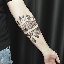 95 Significant Armband Tattoos Bedeutungen Und Designs 2018 Arm Band Tattoo Armband Tattoo Meaning Elbow Tattoos