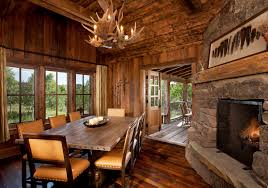 It cleverly combines a mix of drywall and wood throughout to accentuate all the wooden beams and features. Goodshomedesign