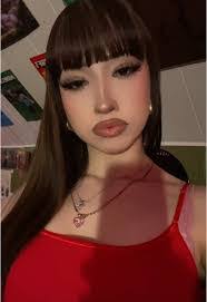 Violet Dahl's Instagram, Twitter & Facebook